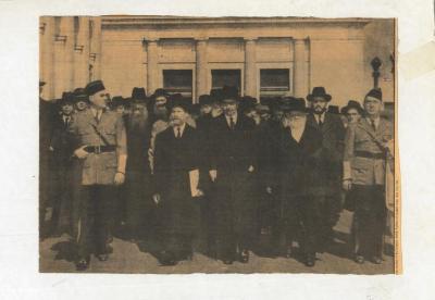 Photograph of Rabbi Silver, surrounded by other Rabbis who marched during the 'Rabbis March', 1943