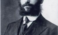 Picture of a young Rabbi Eliezer Silver