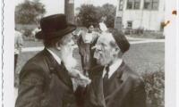 Picture of Rabbi Eliezer Silver with Rabbi Shmuel Avroham Rabinowitz (the Brownsviller Rebbe) in Kherhonksen, NY