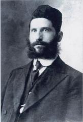 Picture of a young Rabbi Eliezer Silver